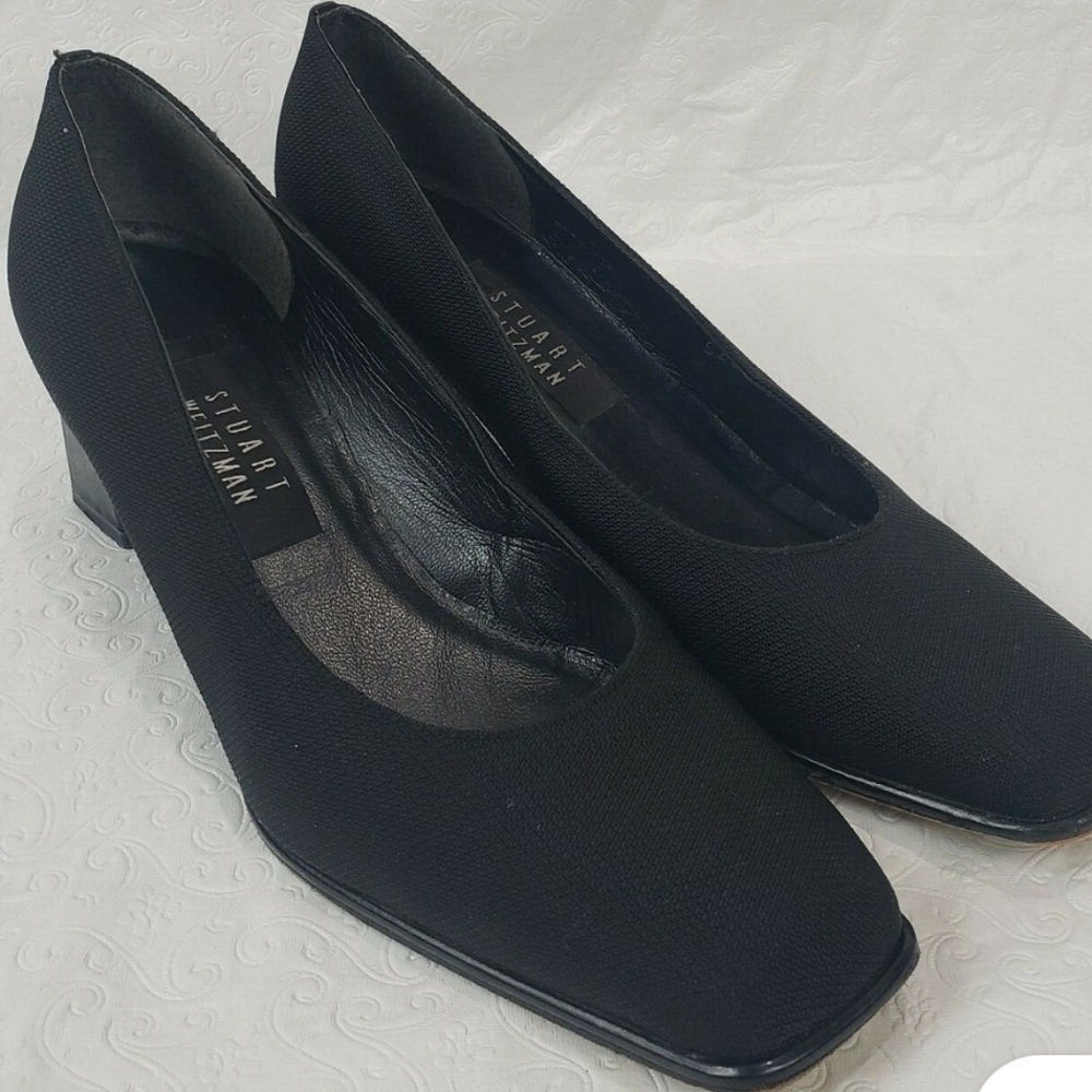 Vintage Stuart Weitzman square toe pumps with block 2”heel. Size 5